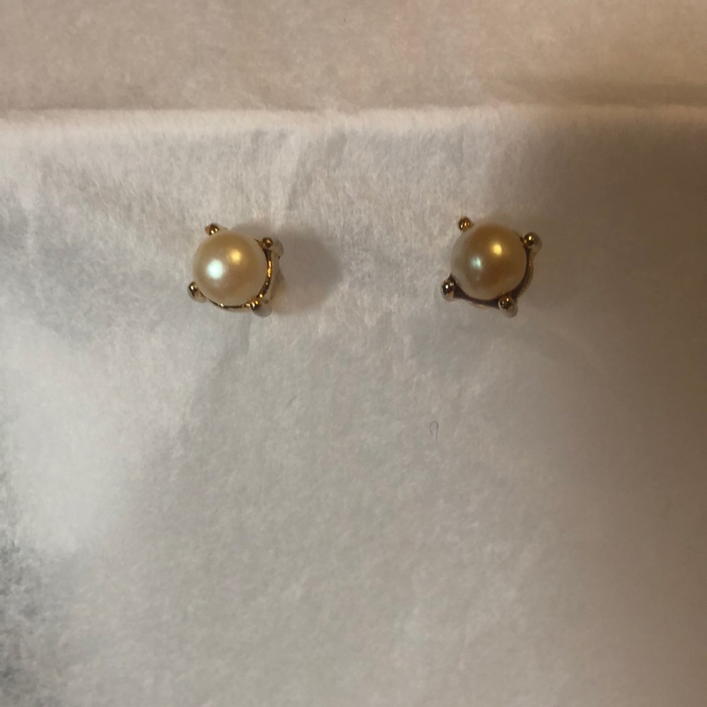Pearl ? Costume jewelry